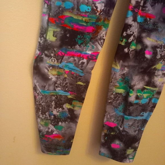 COPY - Lululemon leggings size 6 - Picture 4 of 5